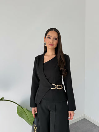 DOUBLE-BREASTED MODEL SET WITH SIDE ACCESSORY DETAILS, BLACK.