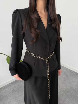 BLACK SKIRT SET WITH WAIST CHAIN ​​ACCESSORY