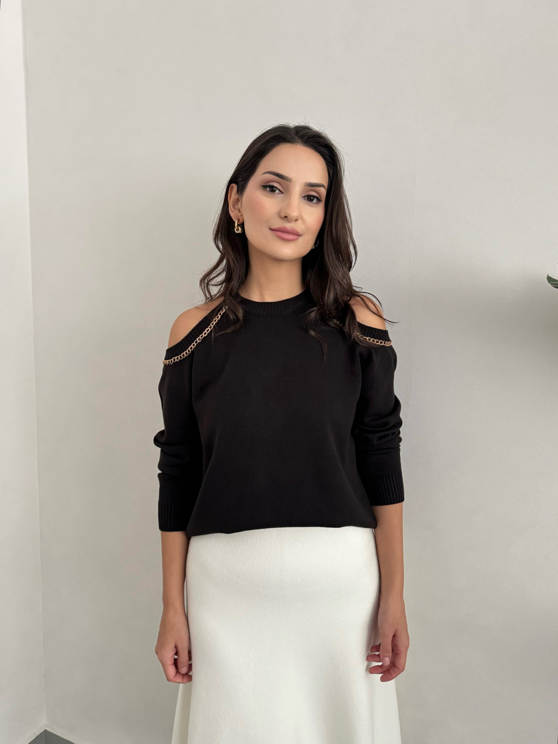 OFF-SHOULDER CHAIN DETAIL KNIT BLACK