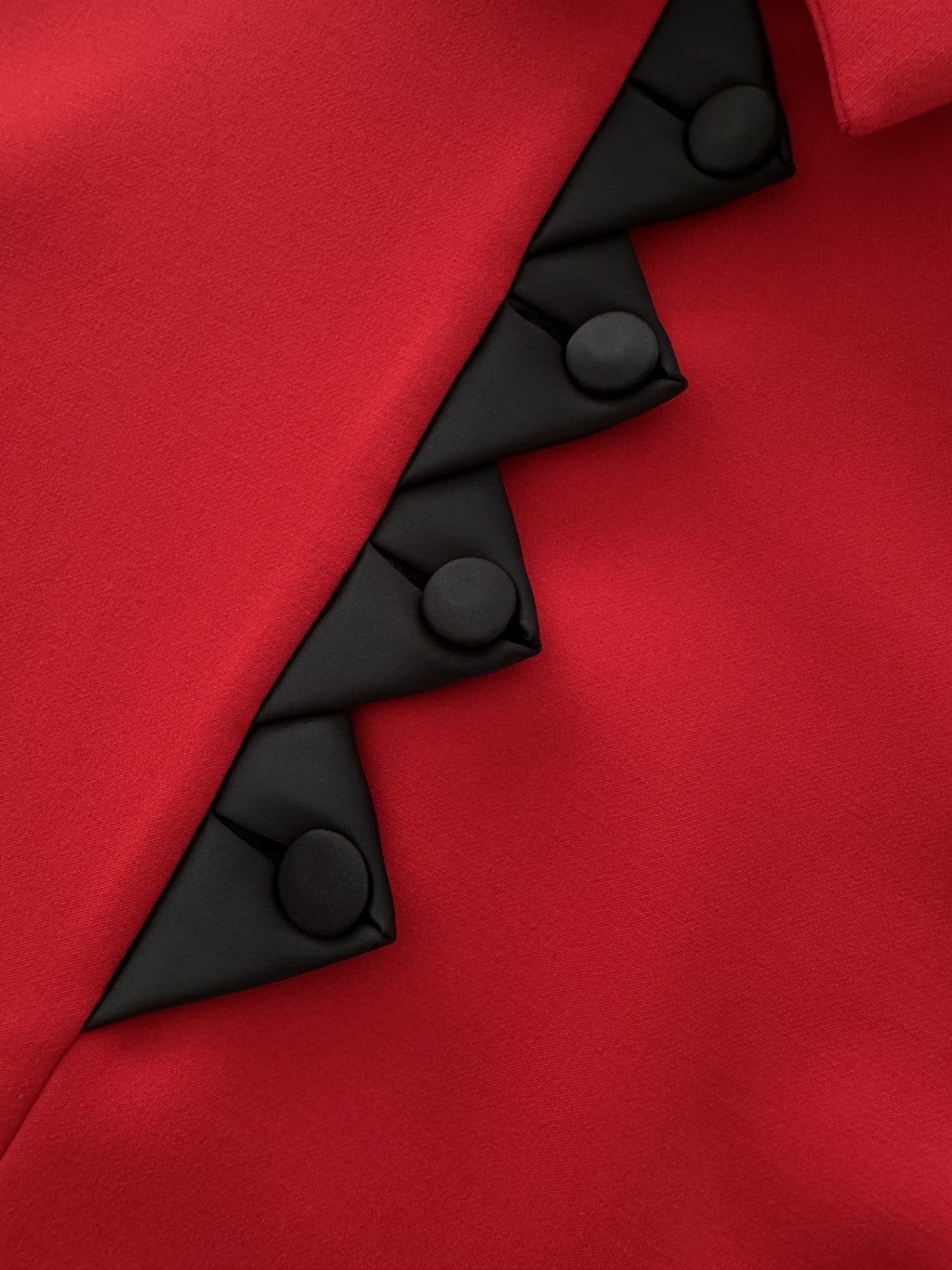 BACK DETAILED HIGH NECK BLOUSE RED